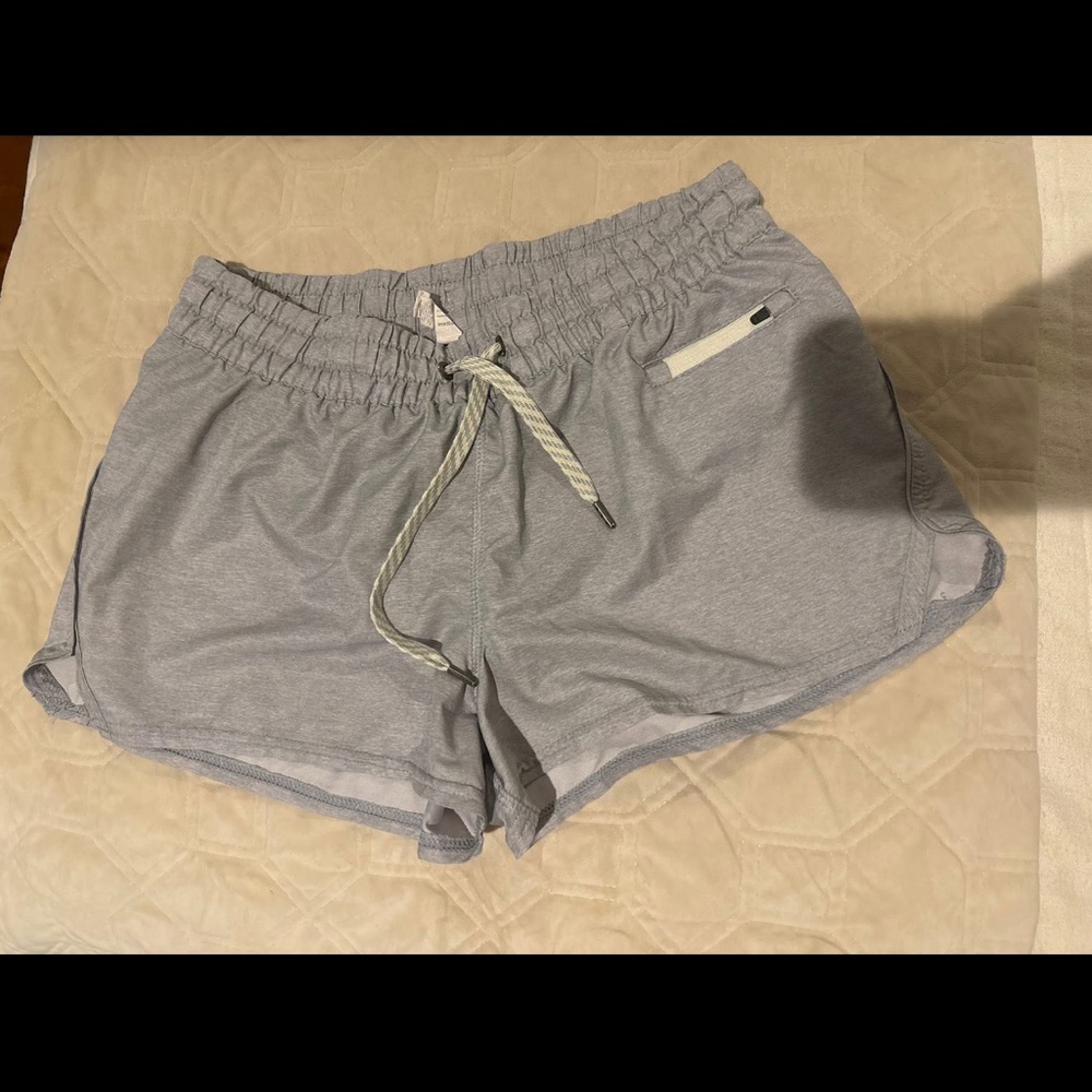 Vuori Gray Athletic Shorts with Elastic Waistband